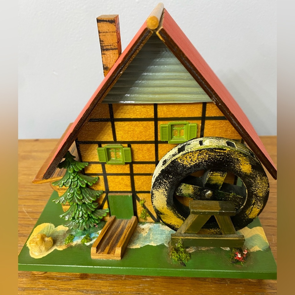 Vintage Mapsa music box from West Germany